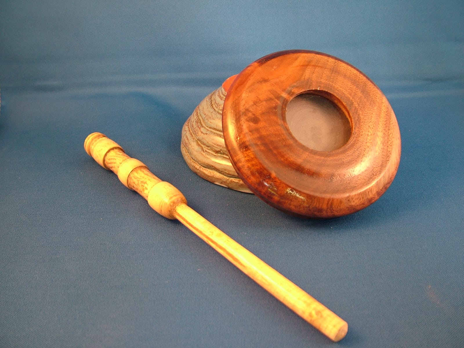 Hand-turned call and striker set